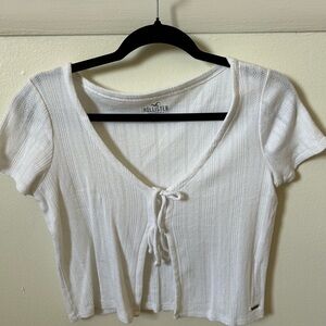 Hollister Women's Cream Tie-Front Crop Top